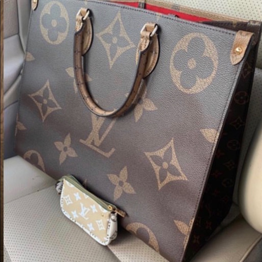 (SOLD) Auth LV Reverse Giant Monogram Onthego Tote